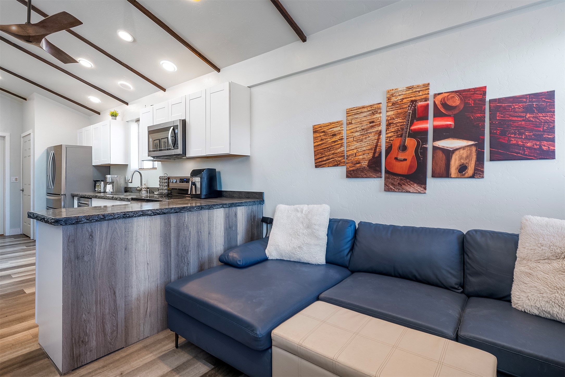 38035 Valley Hills Lane