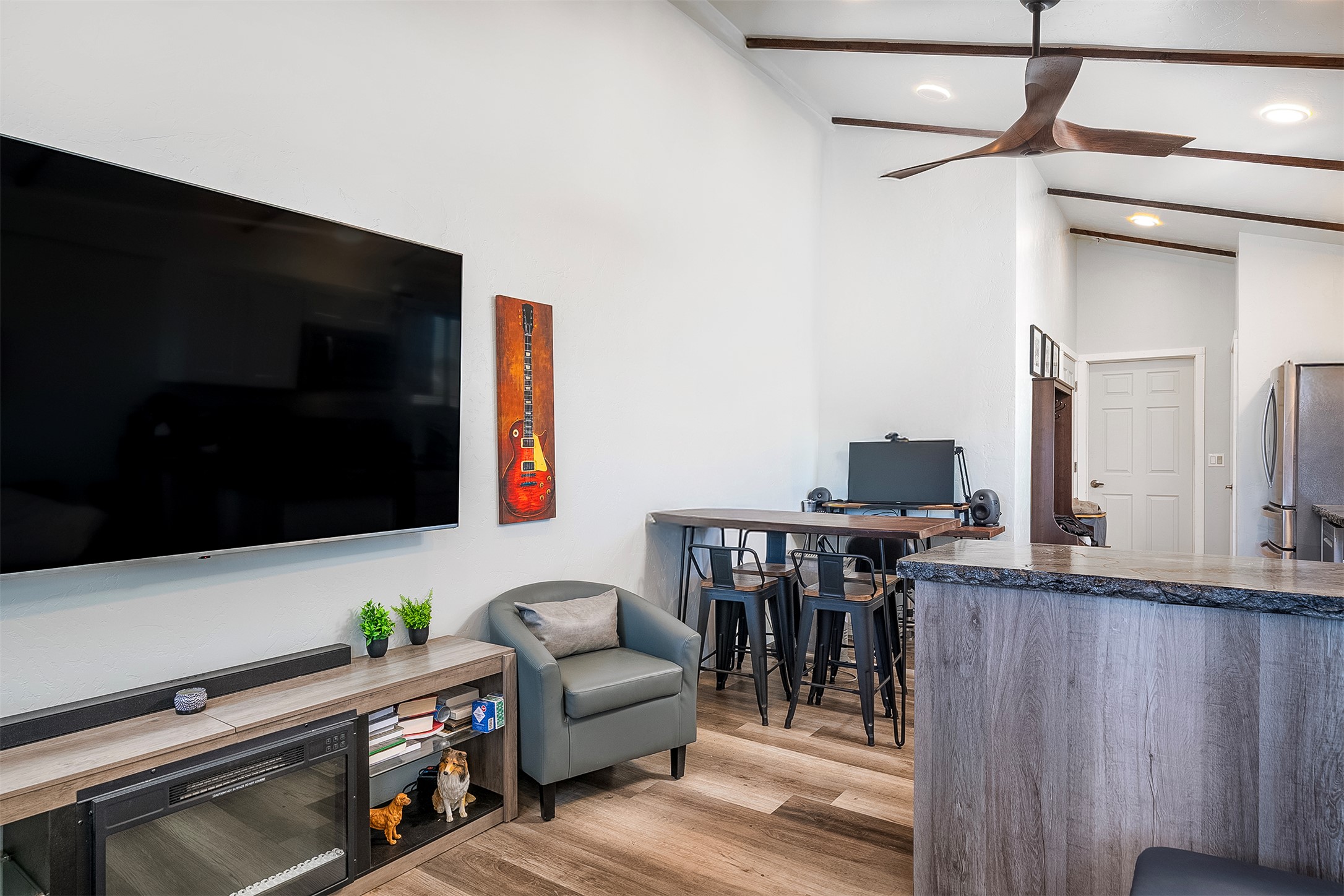 38035 Valley Hills Lane