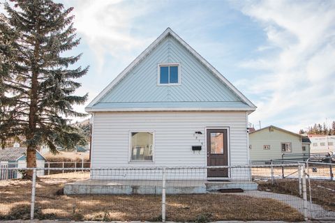 Photo of 1215 N Excelsior Avenue, Butte, MT 59701 (MLS # 30066161)
