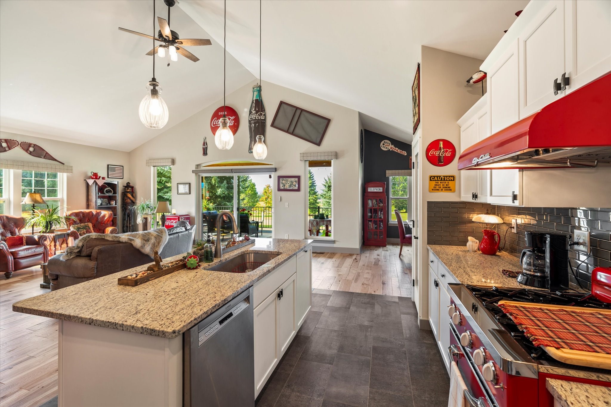 Bigfork, Montana 59911, United States, 3 Bedrooms Bedrooms, ,2 BathroomsBathrooms,Residential,Pending,46116