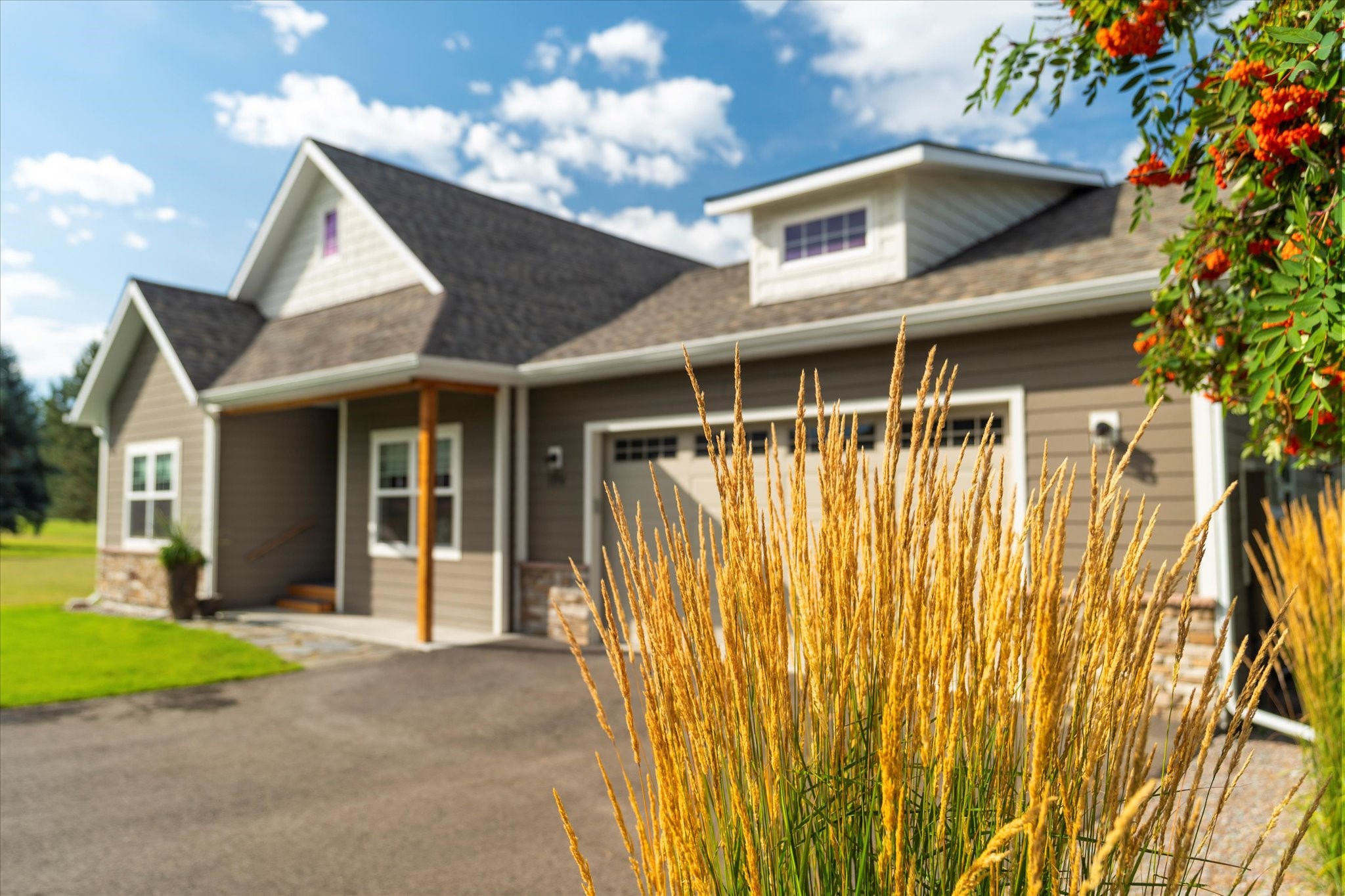 Bigfork, Montana 59911, United States, 3 Bedrooms Bedrooms, ,2 BathroomsBathrooms,Residential,Pending,46116