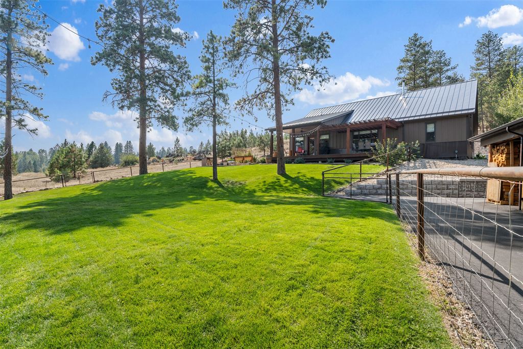 Photo of 217 Peekaboo Trail, Hamilton, MT 59840 (MLS # 30061680)