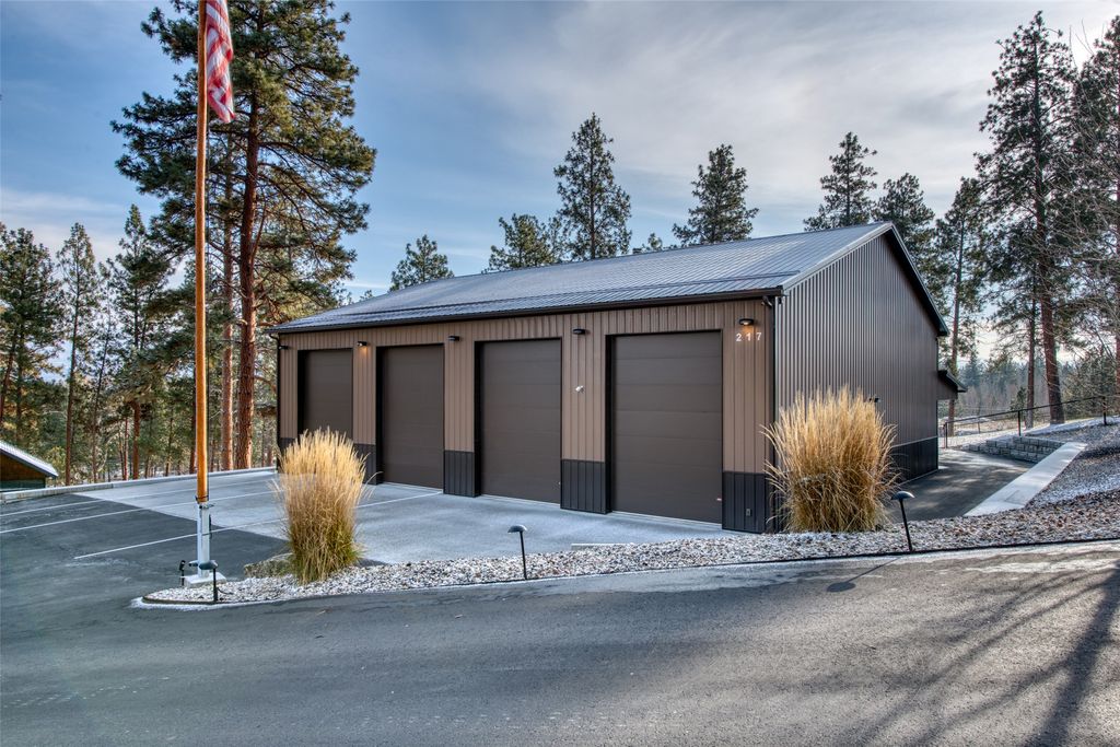Photo of 217 Peekaboo Trail, Hamilton, MT 59840 (MLS # 30061680)