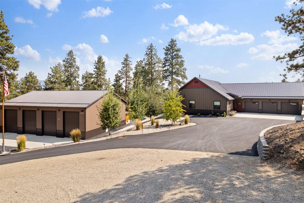 Photo of 217 Peekaboo Trail, Hamilton, MT 59840 (MLS # 30061680)