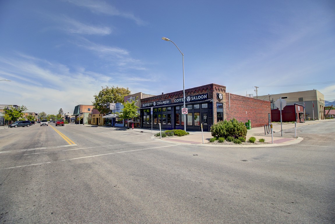 325 Main Street