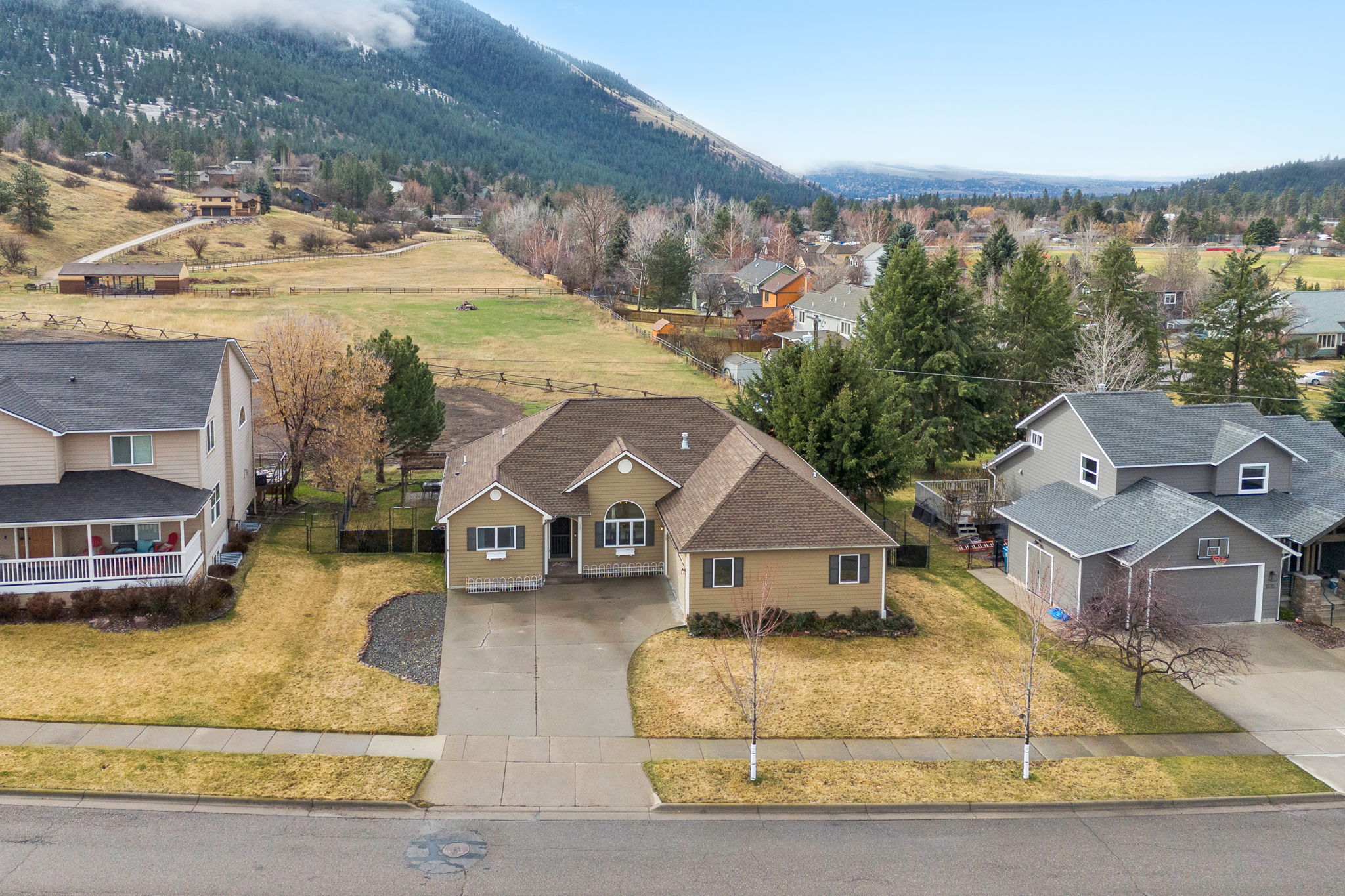 1521 Rattlesnake Court