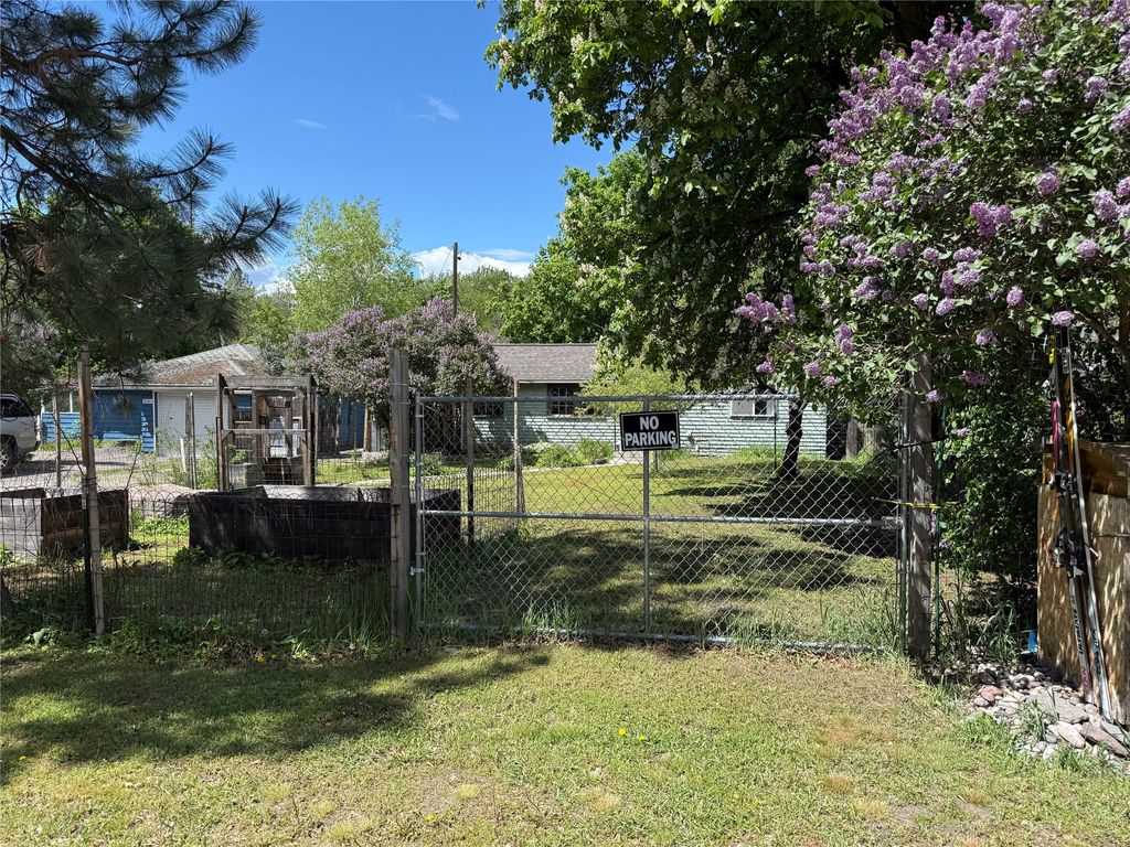 Photo of 2207 Wylie Avenue, Missoula, MT 59802 (MLS # 30071258)