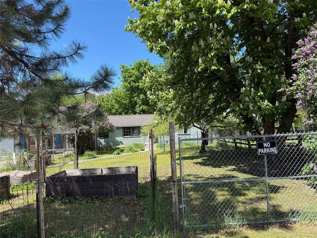 Photo of 2207 Wylie Avenue, Missoula, MT 59802 (MLS # 30071258)