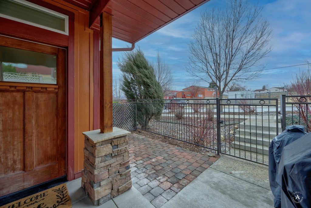 Photo of 2517 Overlook Boulevard, Helena, MT 59601 (MLS # 30066728)