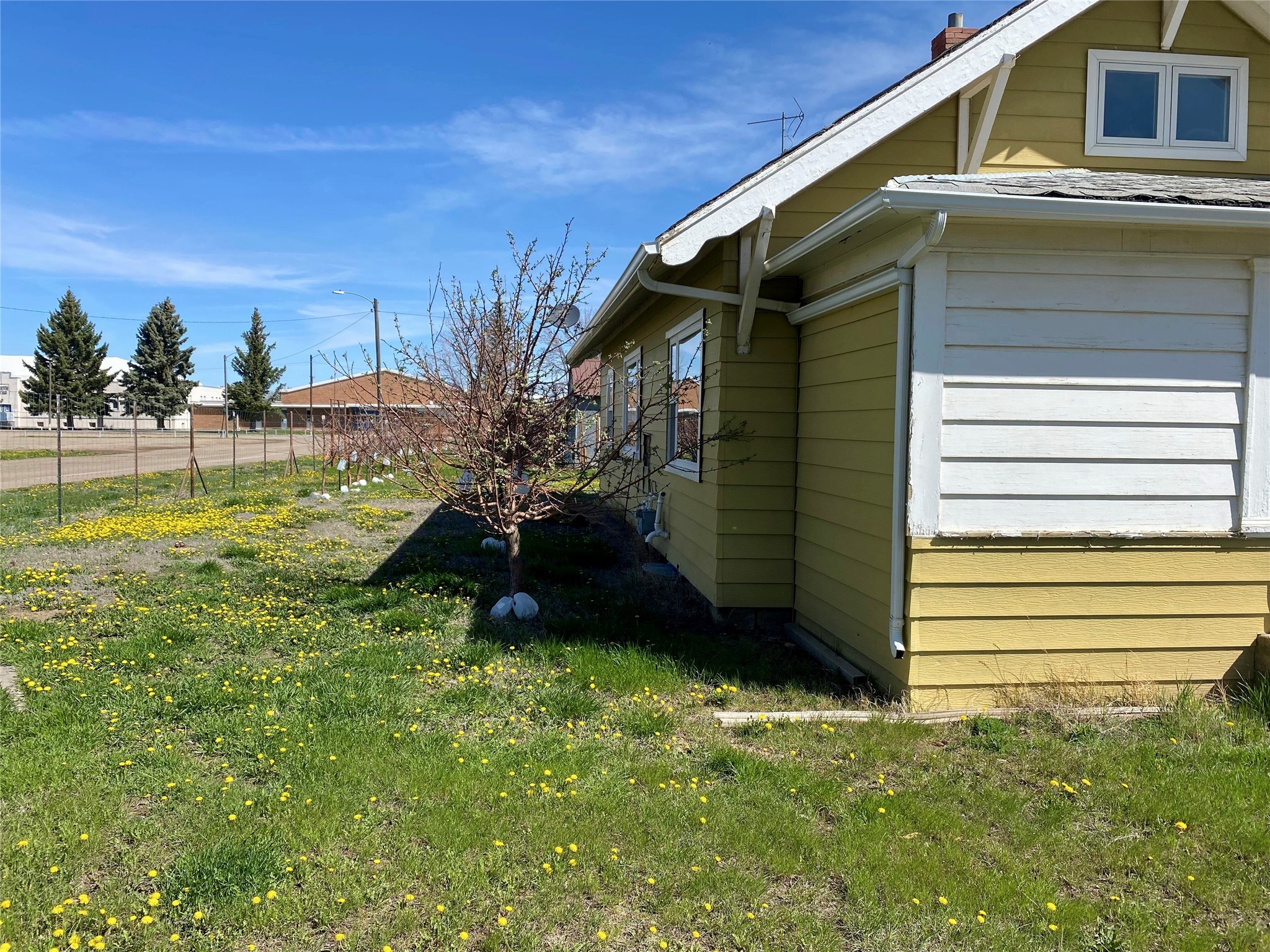 105 2nd Avenue NE