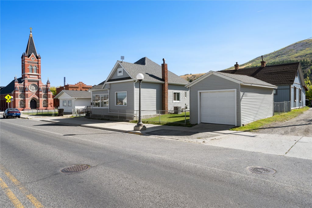 Photo of 615 E 4th Street, Anaconda, MT 59711 (MLS # 30078680)