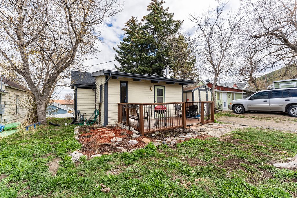 Photo of 6 Chaucer Street, Helena, MT 59601 (MLS # 30068906)