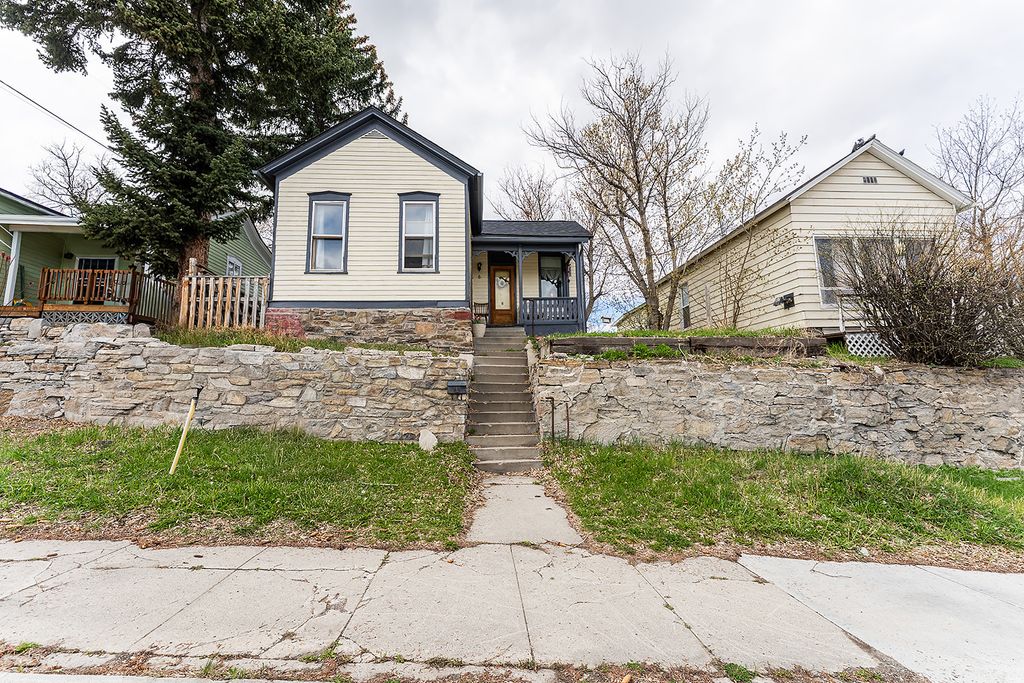 Photo of 6 Chaucer Street, Helena, MT 59601 (MLS # 30068906)