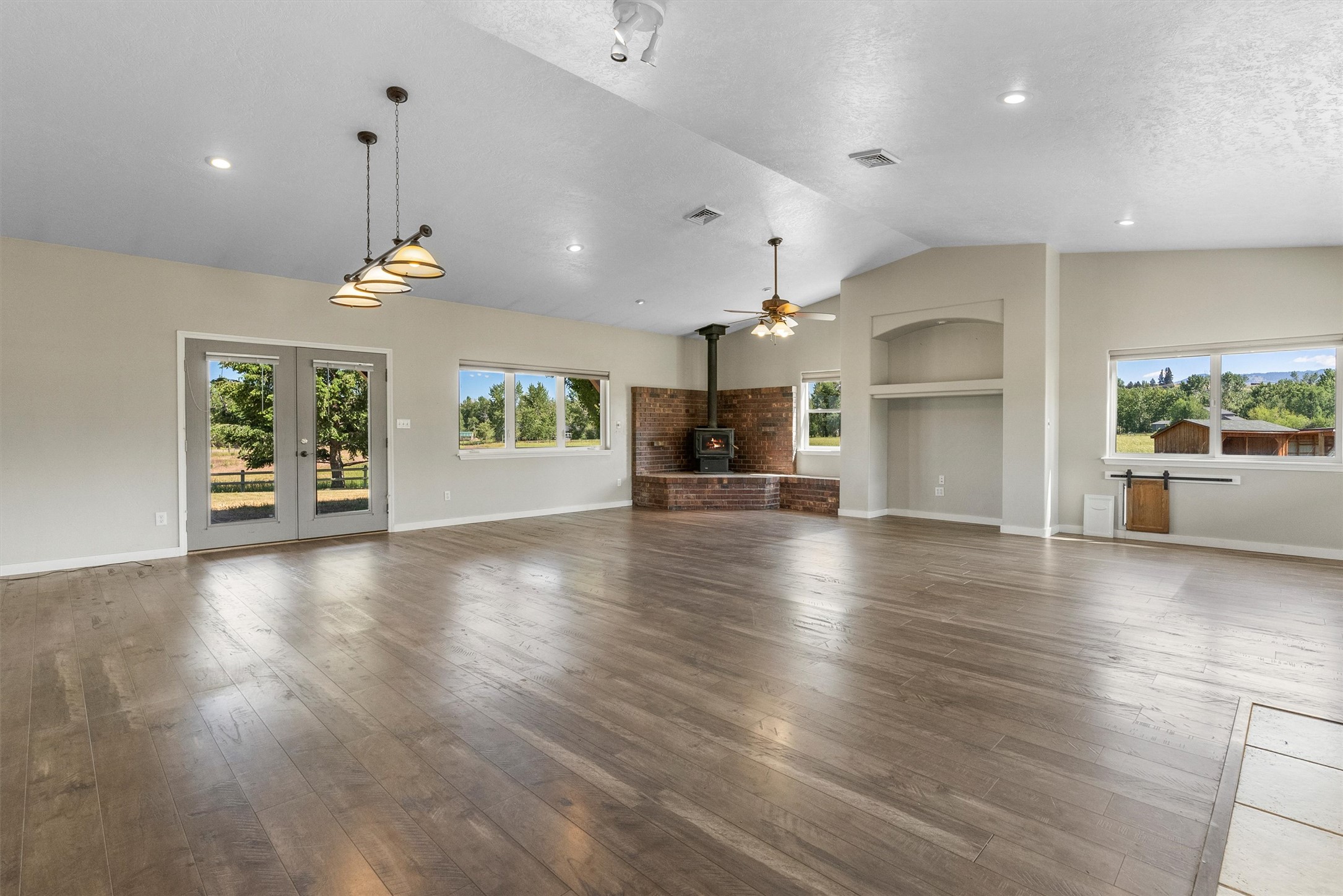 970 Shoshone Loop