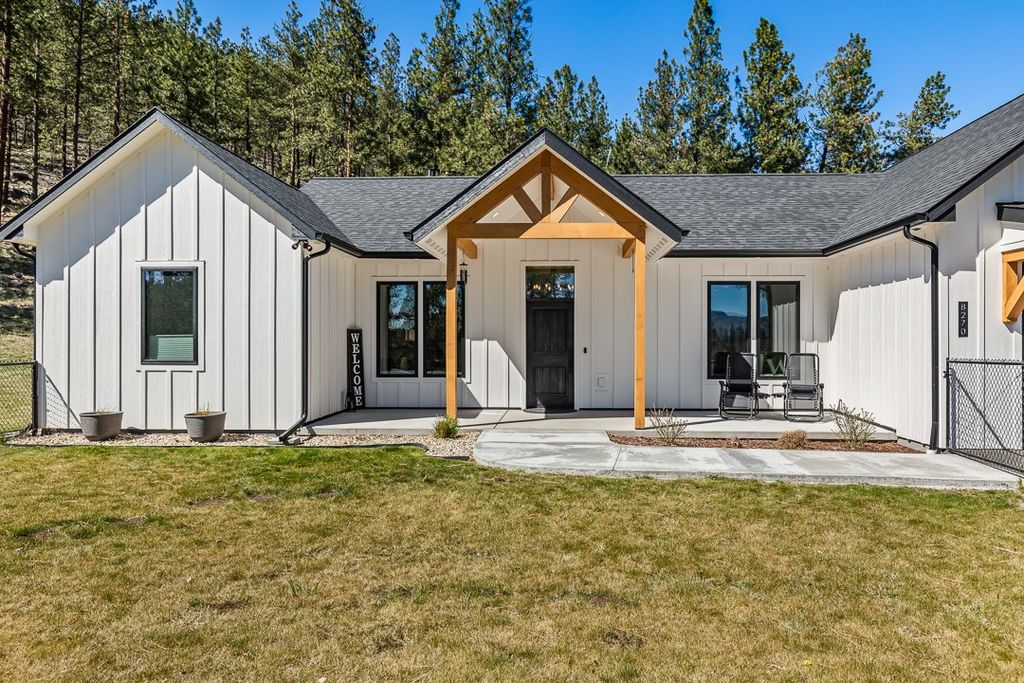 Photo of 8270 Red Hawk View, Missoula, MT 59804 (MLS # 30068363)