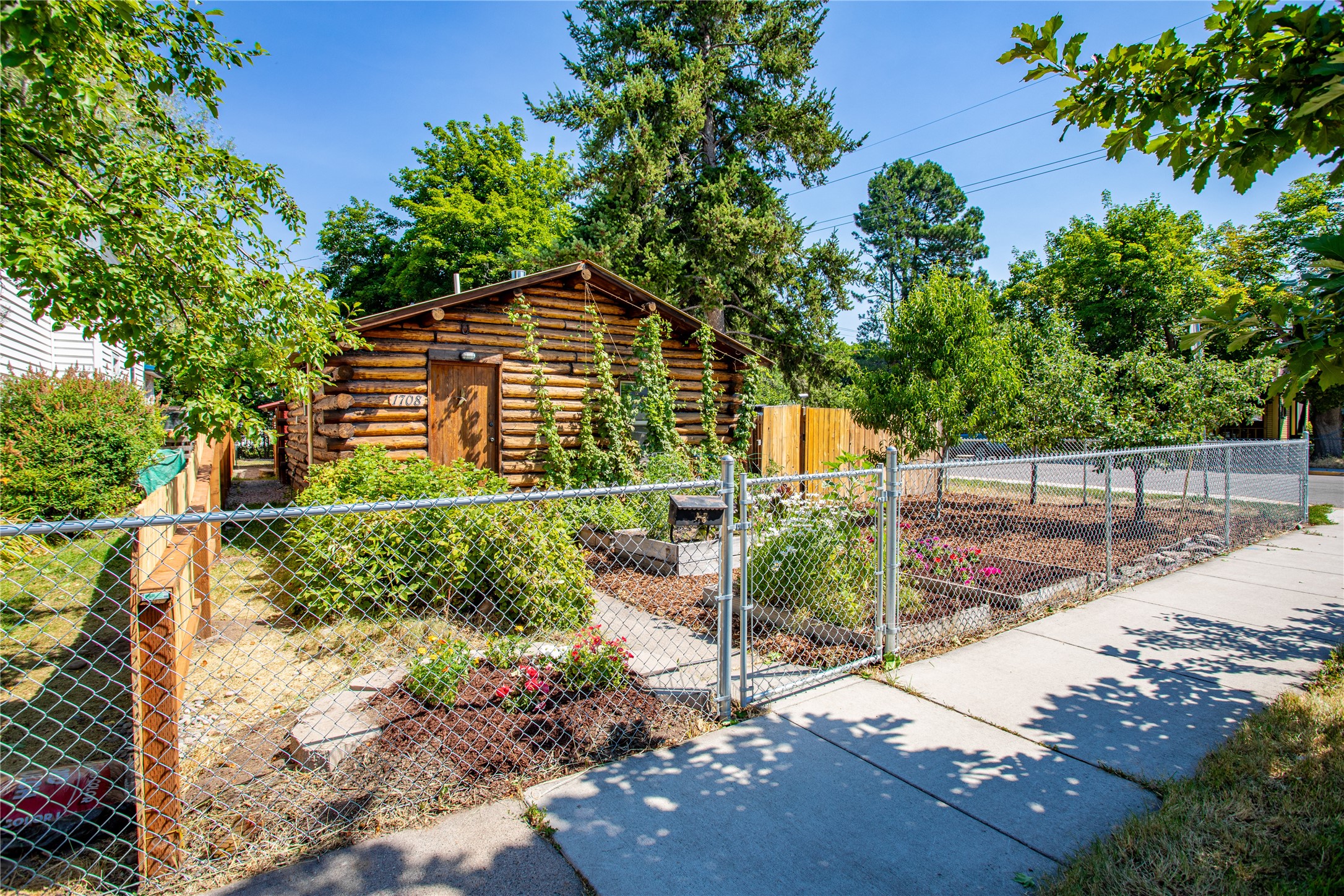 Missoula, Montana 59801, United States, 1 Bedroom Bedrooms, ,1 BathroomBathrooms,Residential,Pending,50941