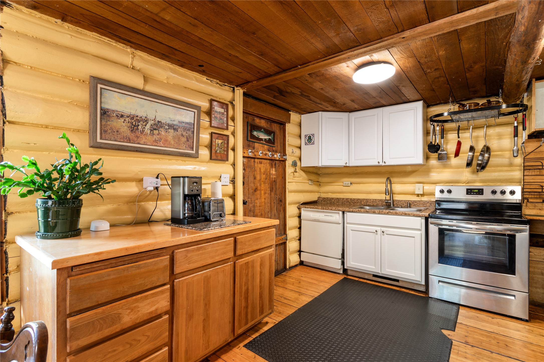 Missoula, Montana 59801, United States, 1 Bedroom Bedrooms, ,1 BathroomBathrooms,Residential,Pending,50941