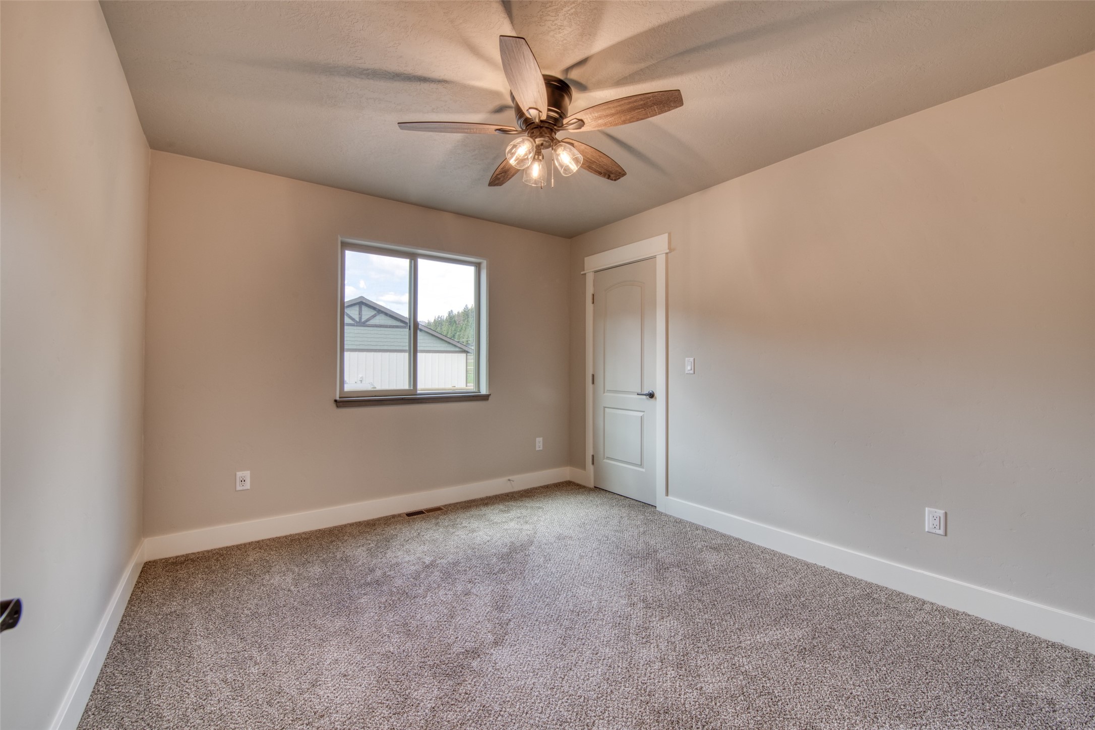 Alberton, Montana 59820, United States, 3 Bedrooms Bedrooms, ,2 BathroomsBathrooms,Residential,Active,65360