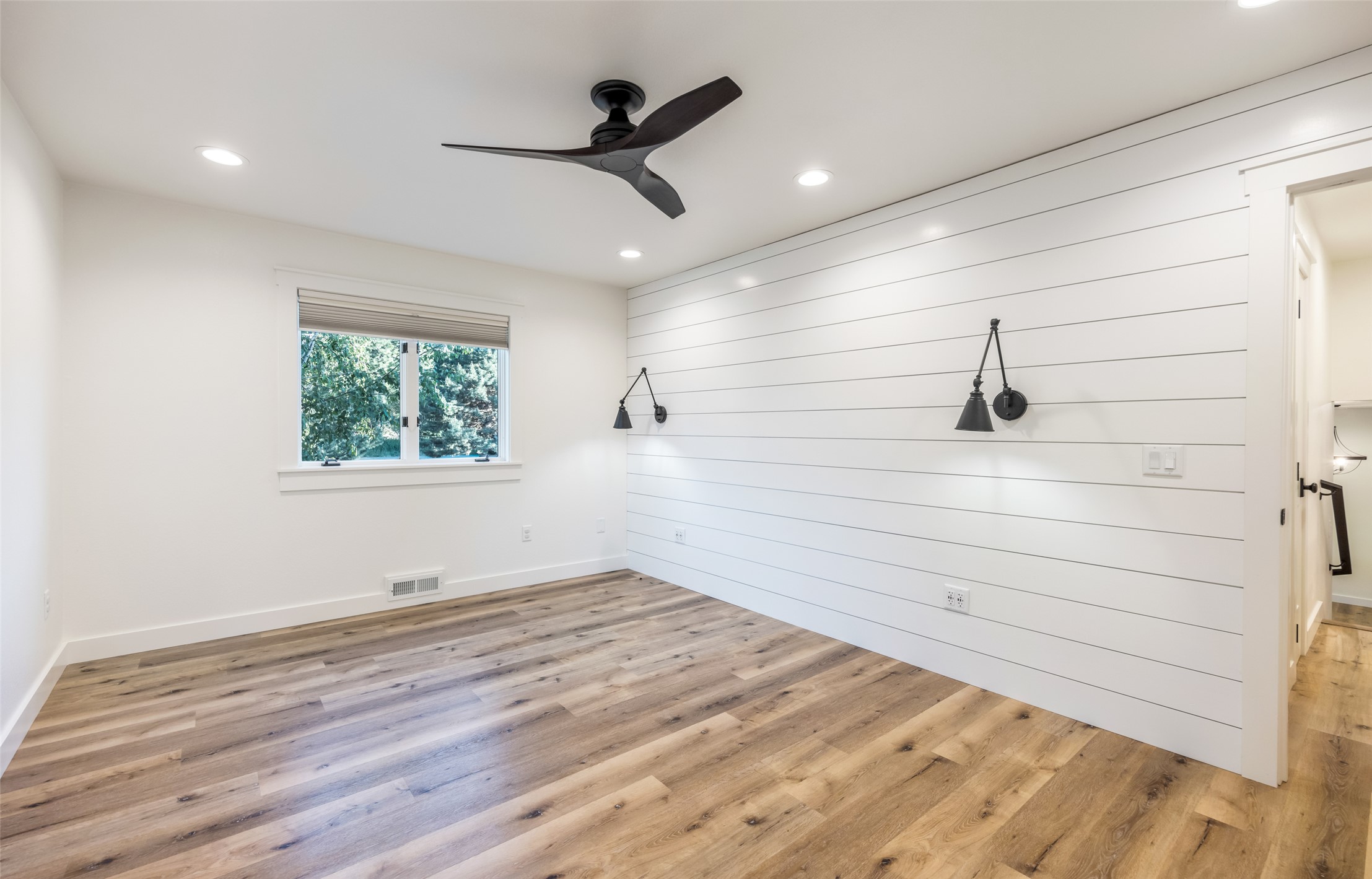 Missoula, Montana 59804, United States, 4 Bedrooms Bedrooms, ,3 BathroomsBathrooms,Residential,Active,150172