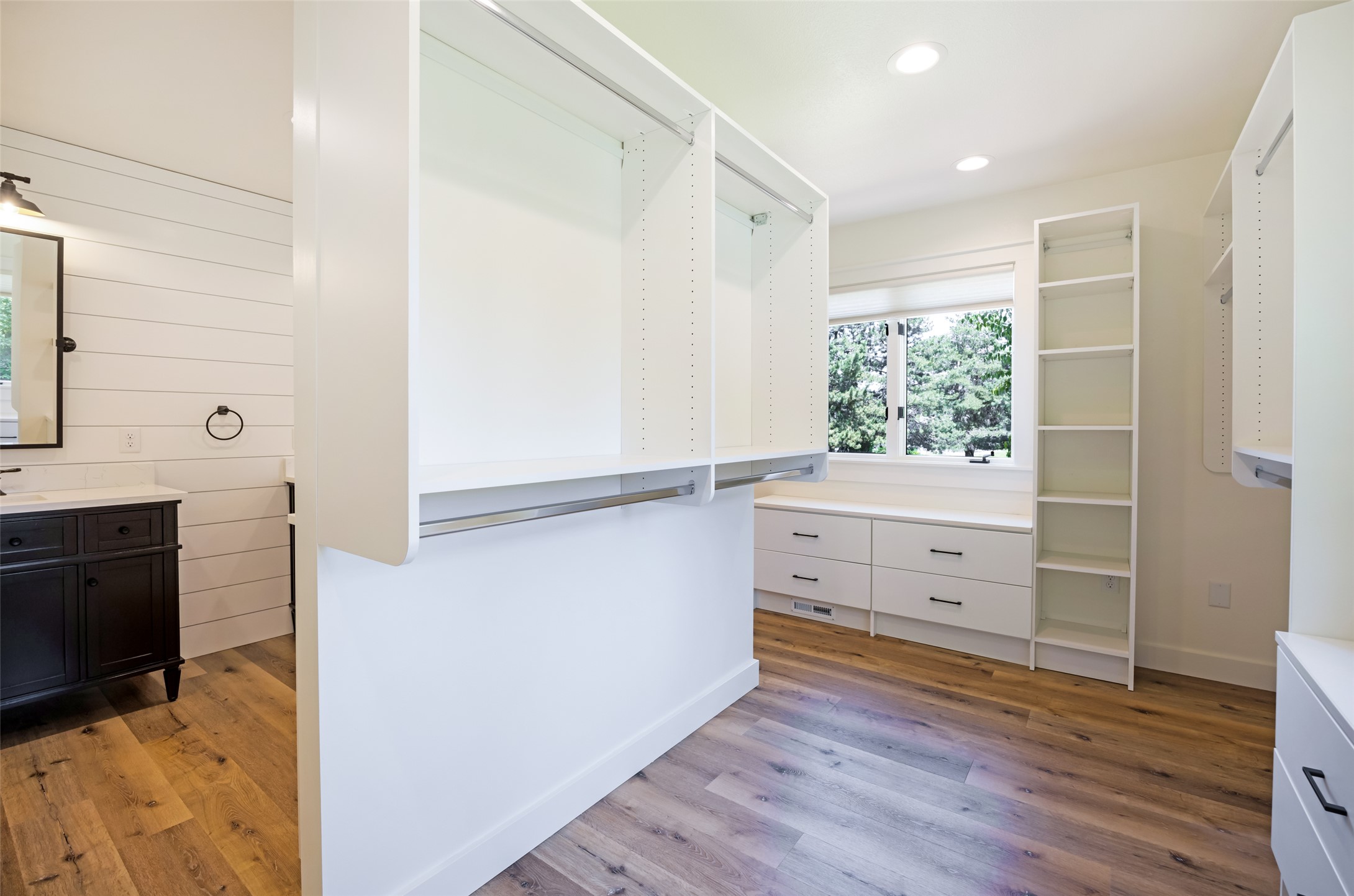 Missoula, Montana 59804, United States, 4 Bedrooms Bedrooms, ,3 BathroomsBathrooms,Residential,Active,150172