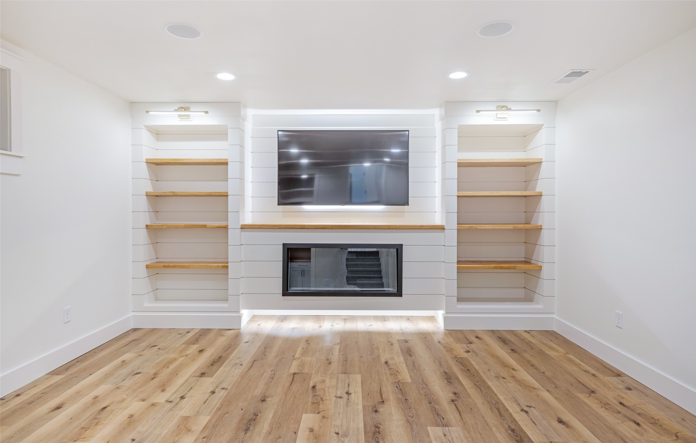 Missoula, Montana 59804, United States, 4 Bedrooms Bedrooms, ,3 BathroomsBathrooms,Residential,Active,150172