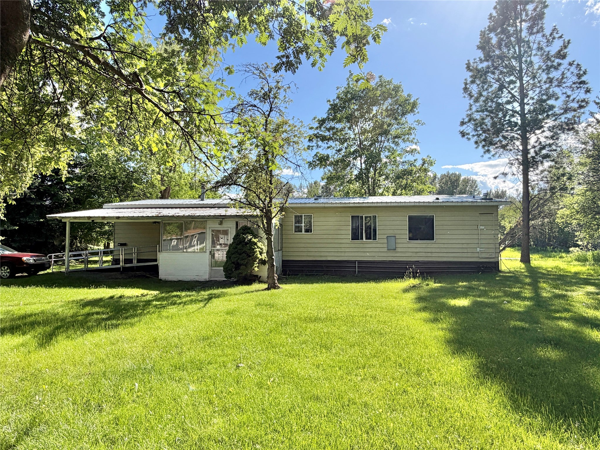 16 River Road