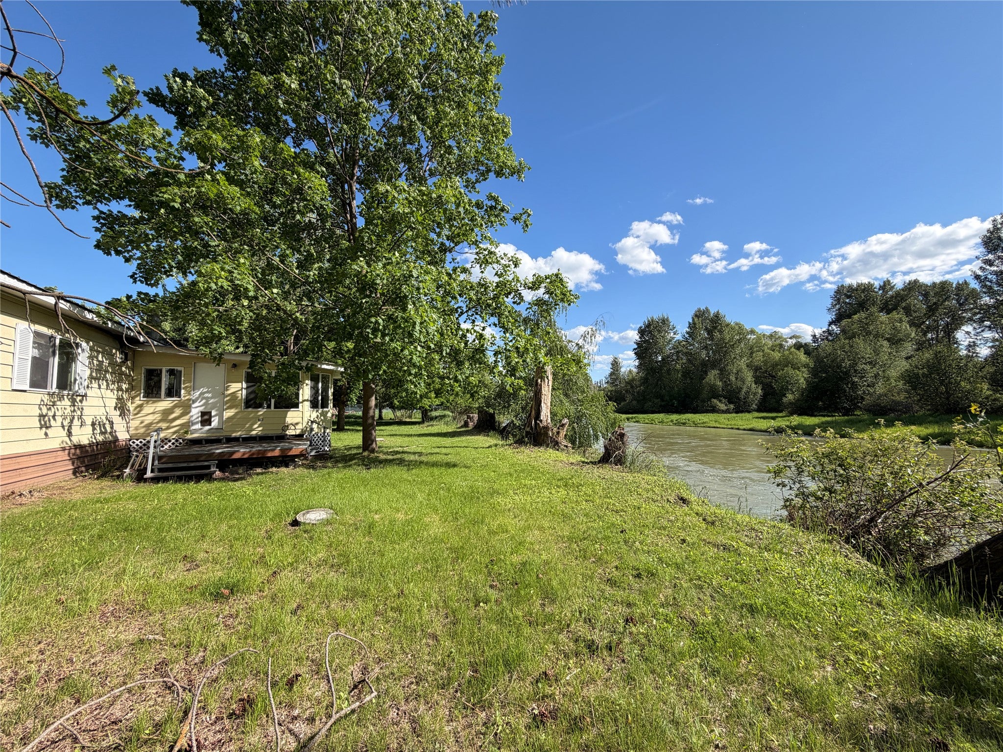 16 River Road
