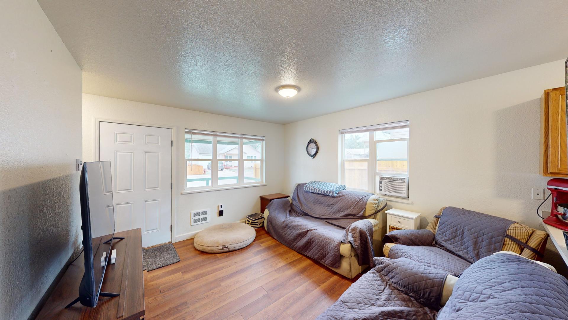 Ronan, Montana 59864, United States, 3 Bedrooms Bedrooms, ,2 BathroomsBathrooms,Residential,Pending,37027