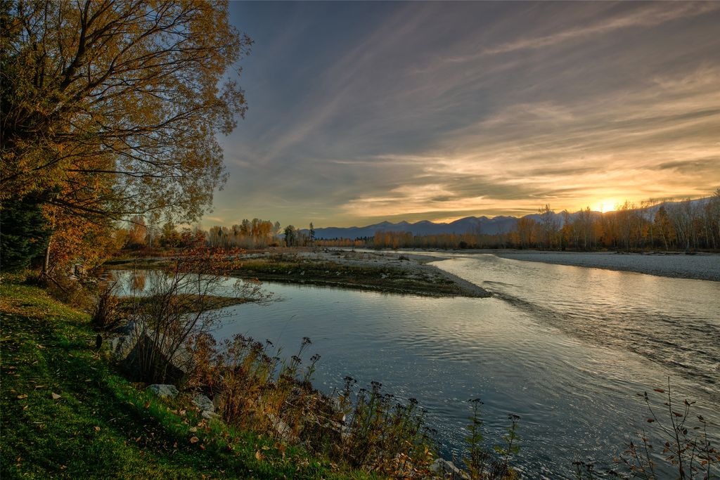 Photo of 2725 River Bend Lane, Stevensville, MT 59870 (MLS # 30065087)