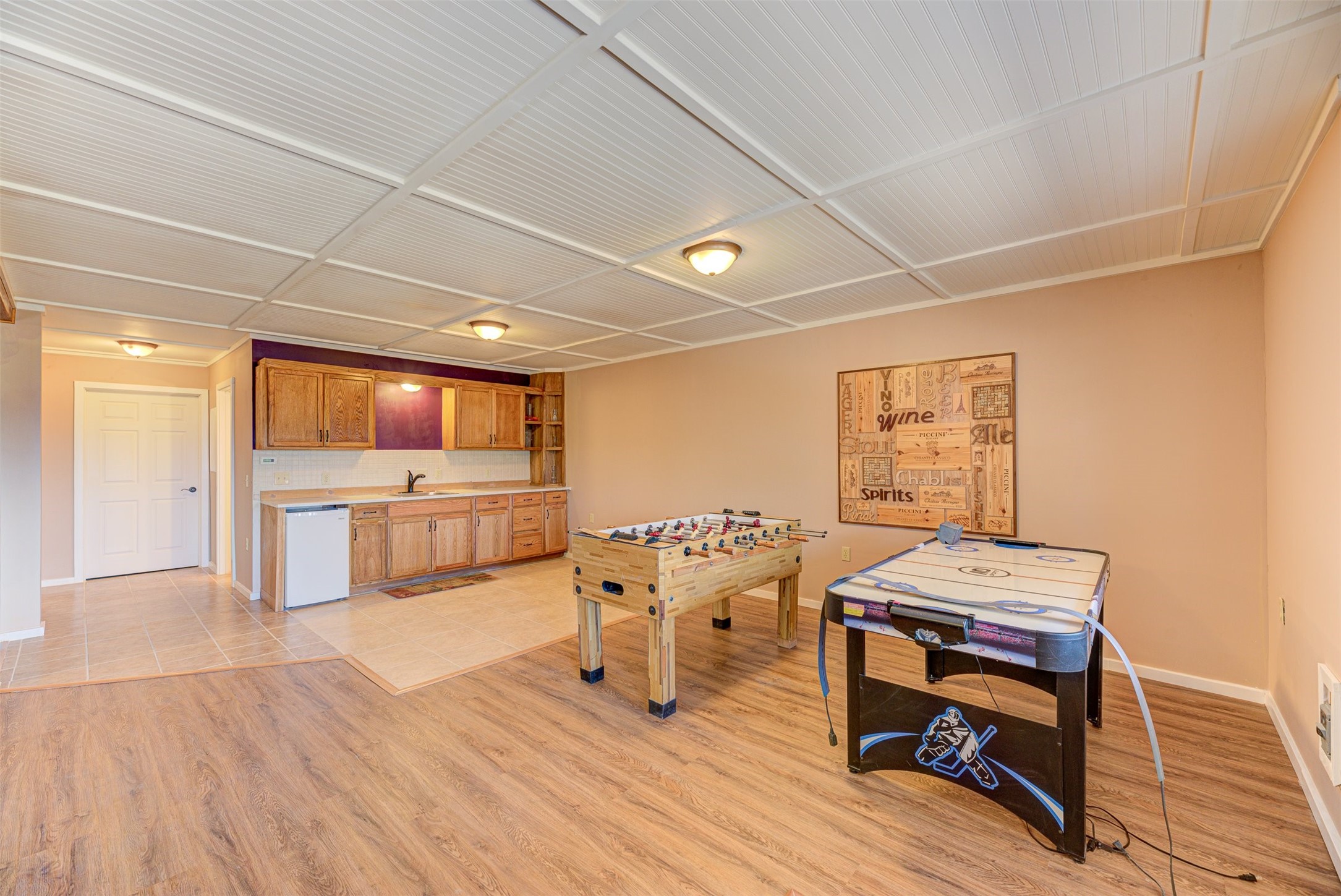 Helena, Montana 59602, United States, 4 Bedrooms Bedrooms, ,3 BathroomsBathrooms,Residential,Pending,51255