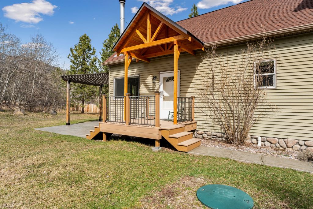 Photo of 510 Paradise Trail, Hamilton, MT 59840 (MLS # 30067263)