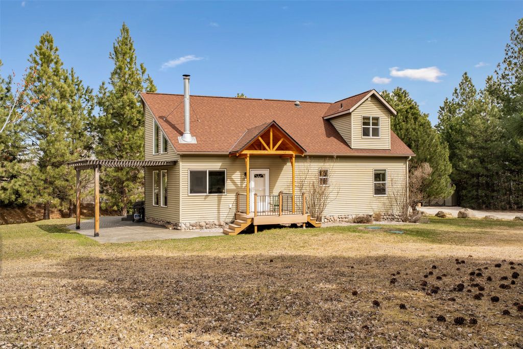 Photo of 510 Paradise Trail, Hamilton, MT 59840 (MLS # 30067263)