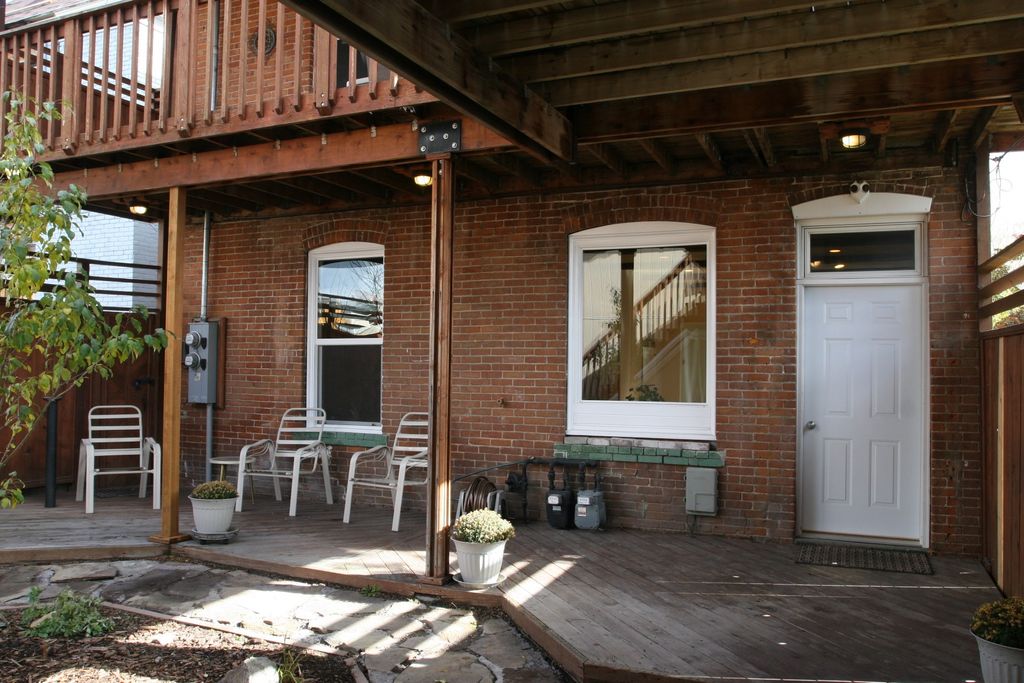 Photo of 633 S Main Street, Butte, MT 59701 (MLS # 30070041)