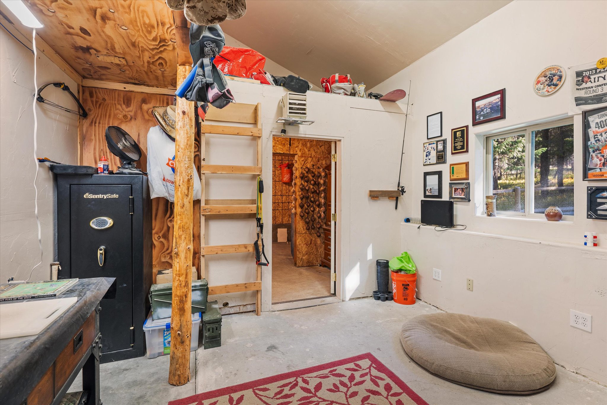 Kila, Montana 59920, United States, 3 Bedrooms Bedrooms, ,2 BathroomsBathrooms,Residential,Pending,39186