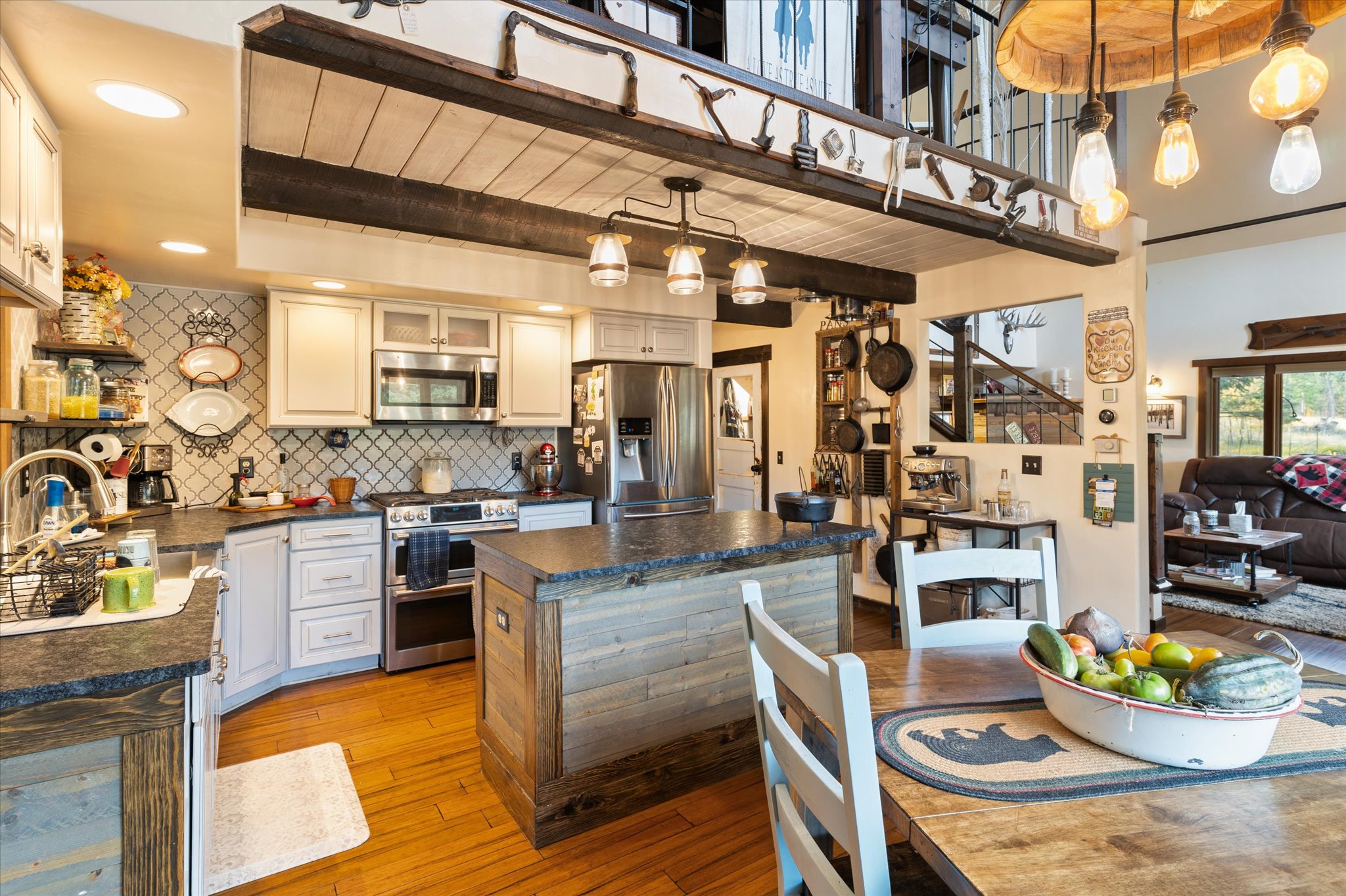 Kila, Montana 59920, United States, 3 Bedrooms Bedrooms, ,2 BathroomsBathrooms,Residential,Pending,39186