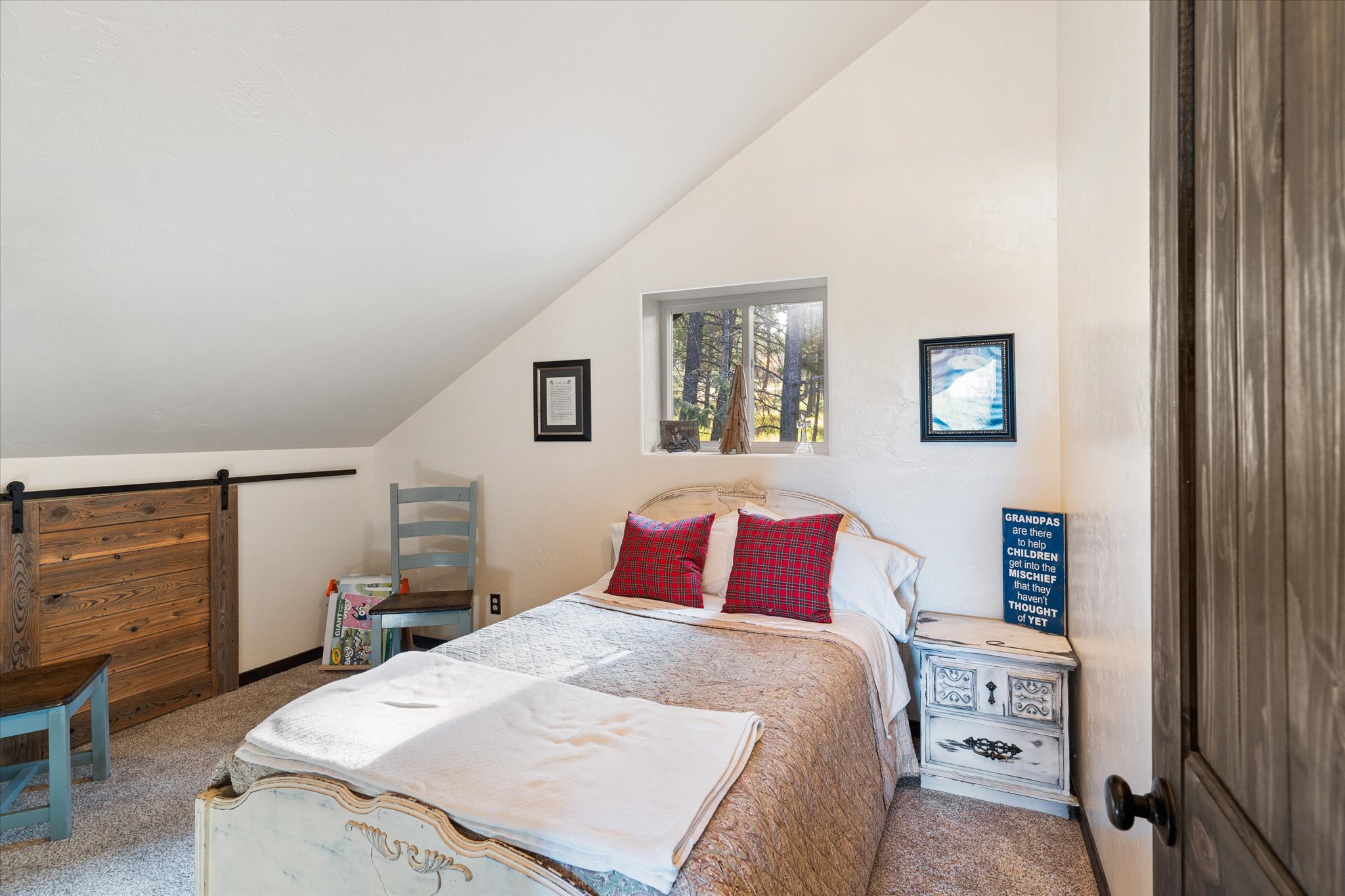 Kila, Montana 59920, United States, 3 Bedrooms Bedrooms, ,2 BathroomsBathrooms,Residential,Pending,39186