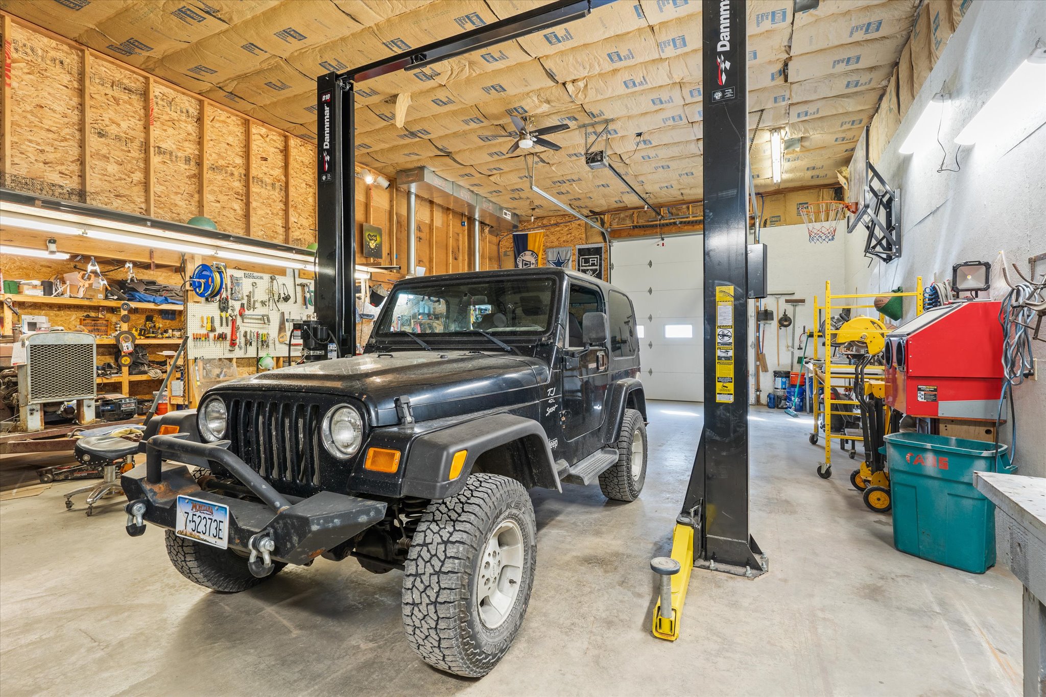 Kila, Montana 59920, United States, 3 Bedrooms Bedrooms, ,2 BathroomsBathrooms,Residential,Pending,39186