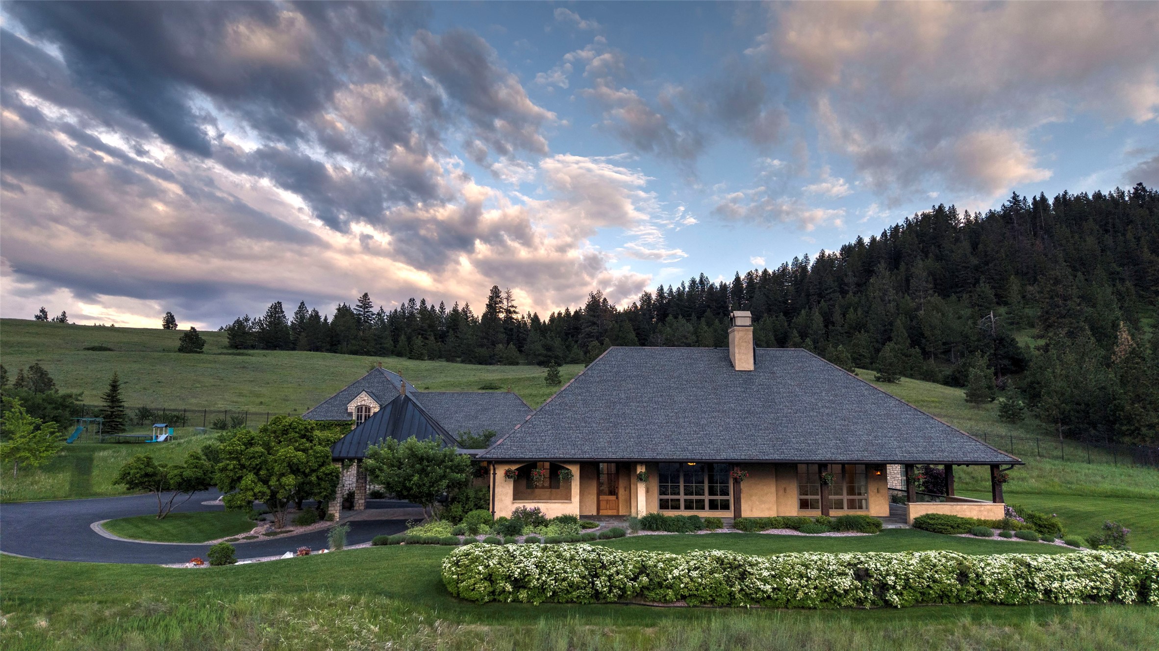 2722 Contour Road