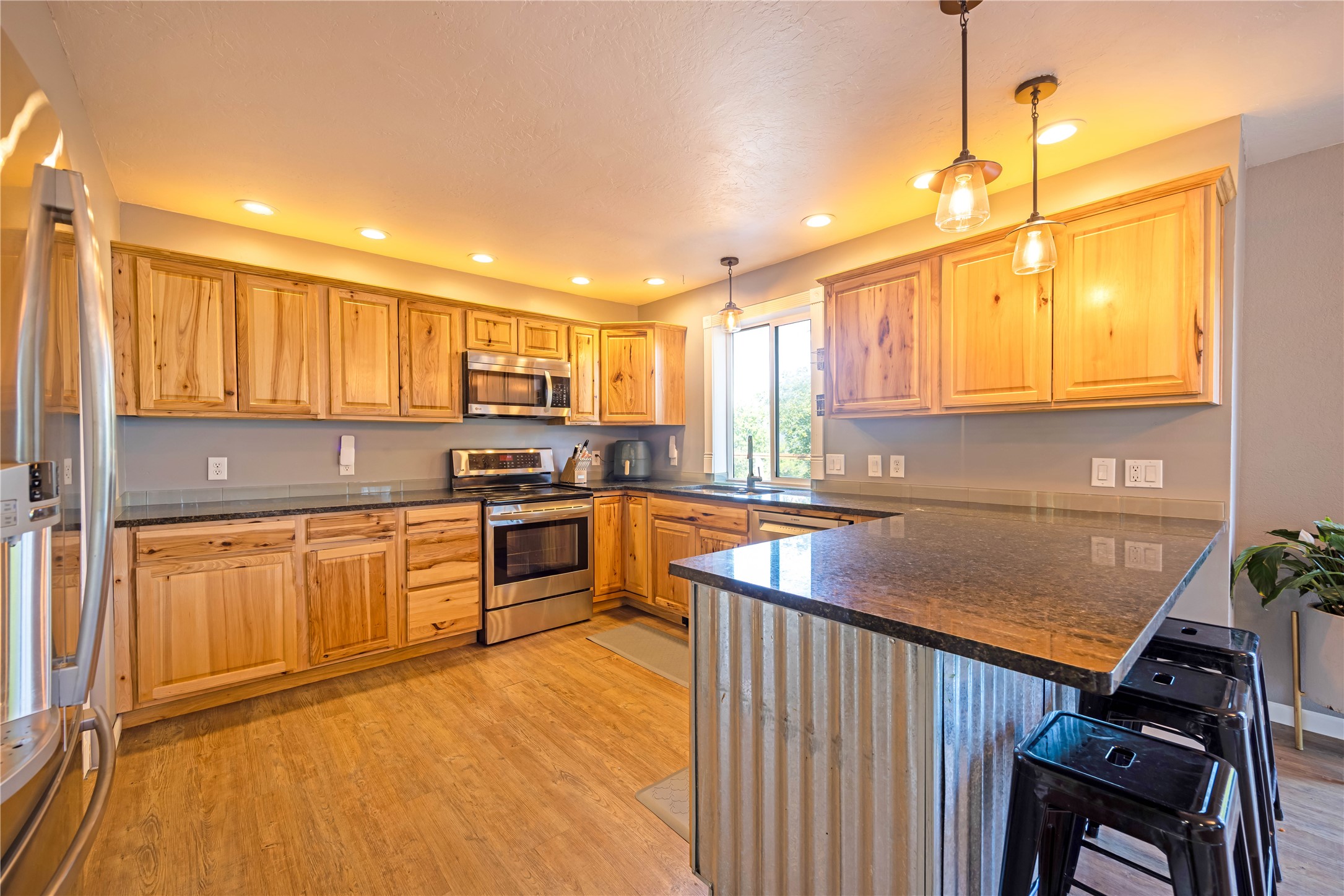 6109 Mainview Drive