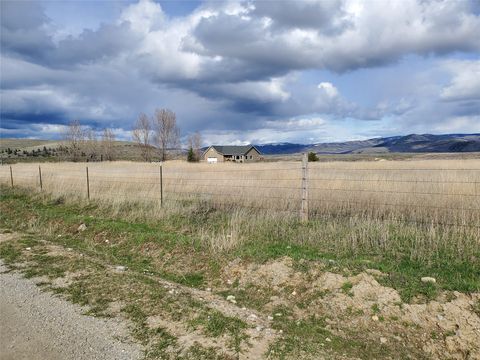 106 Upper Reservoir Road Lonepine MT 59848