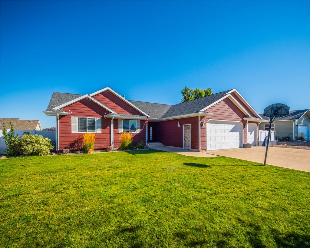 Photo of 1009 38th Avenue NE, Great Falls, MT 59404 (MLS # 30077722)
