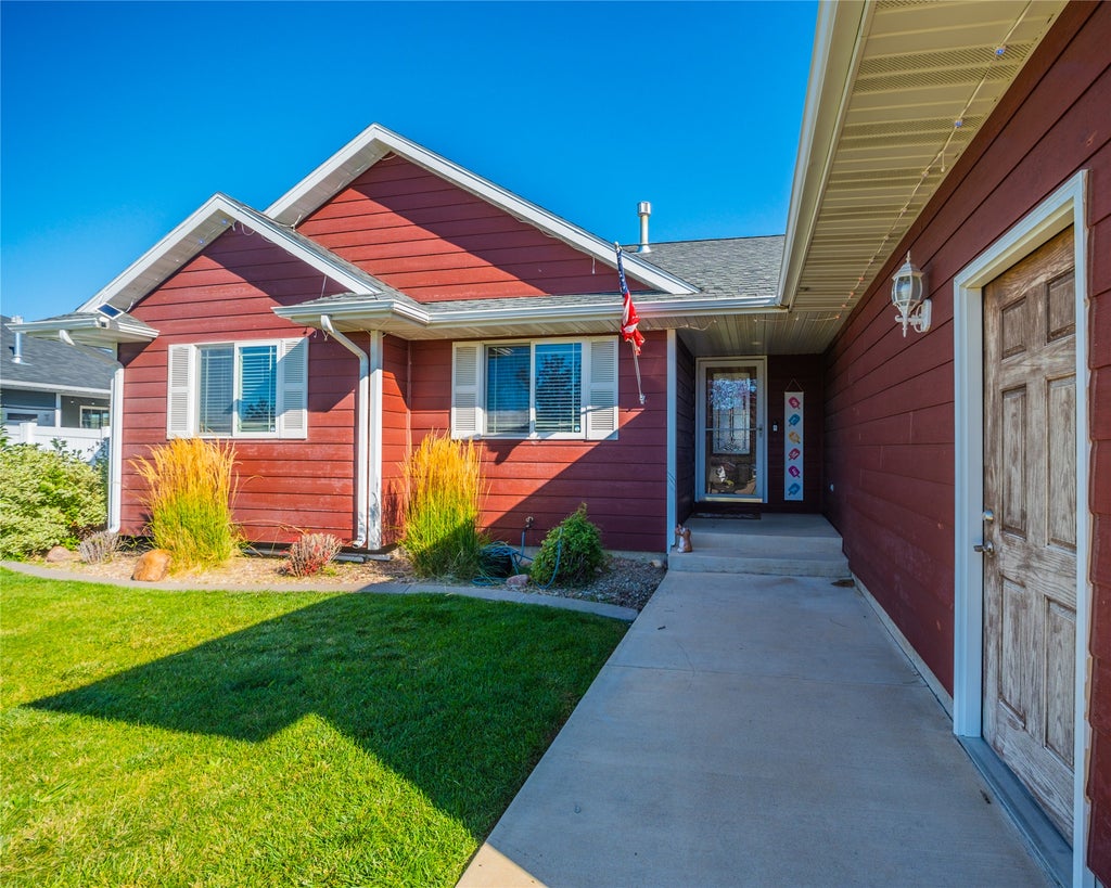 Photo of 1009 38th Avenue NE, Great Falls, MT 59404 (MLS # 30077722)