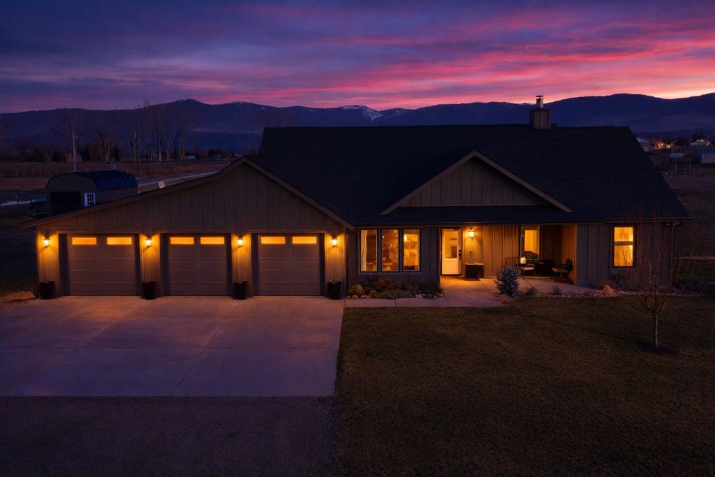 Photo of 586 Little Sky Lane, Corvallis, MT 59828 (MLS # 30065354)