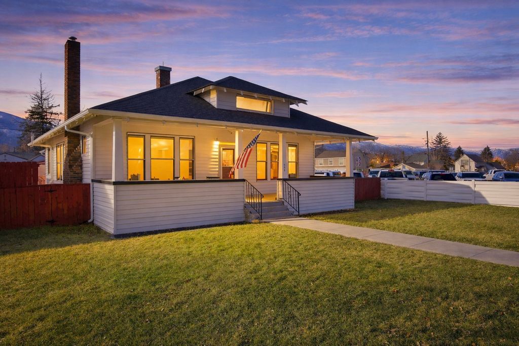 Photo of 405 S 3rd Street, Hamilton, MT 59840 (MLS # 30064378)