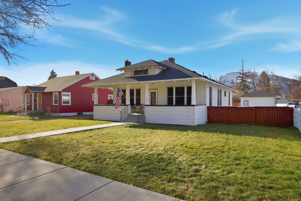 Photo of 405 S 3rd Street, Hamilton, MT 59840 (MLS # 30064378)