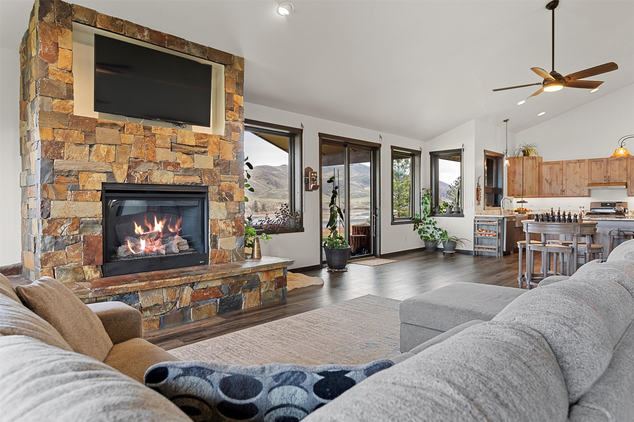 9701 MT Hwy 200