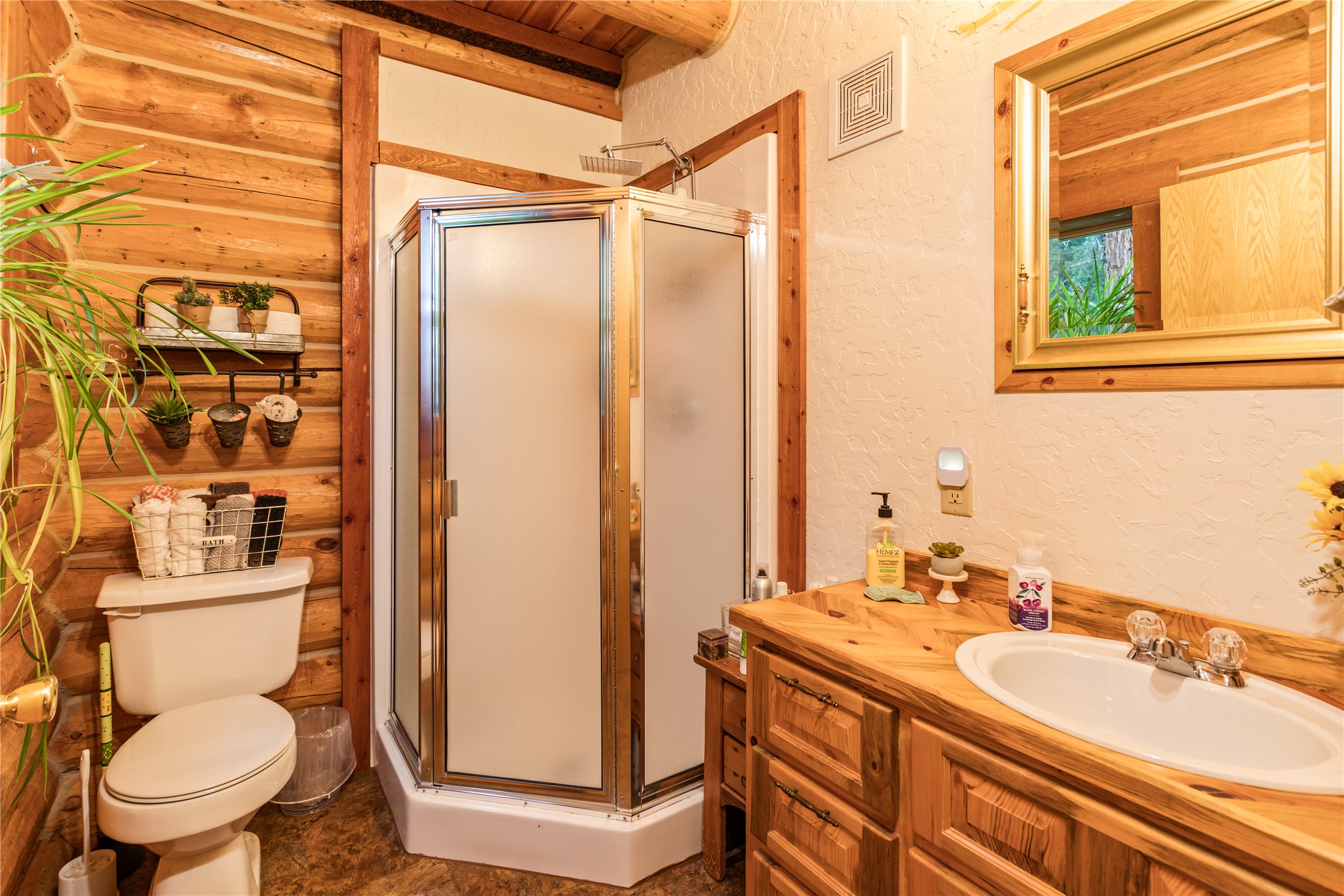 Darby, Montana 59829, United States, 3 Bedrooms Bedrooms, ,2 BathroomsBathrooms,Residential,Active,240238