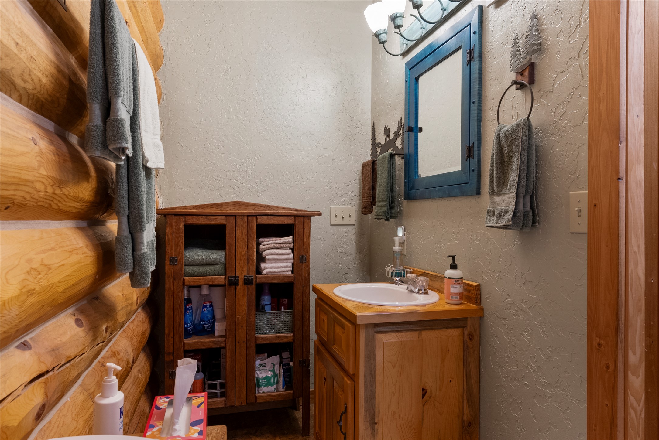 Darby, Montana 59829, United States, 3 Bedrooms Bedrooms, ,2 BathroomsBathrooms,Residential,Active,240238