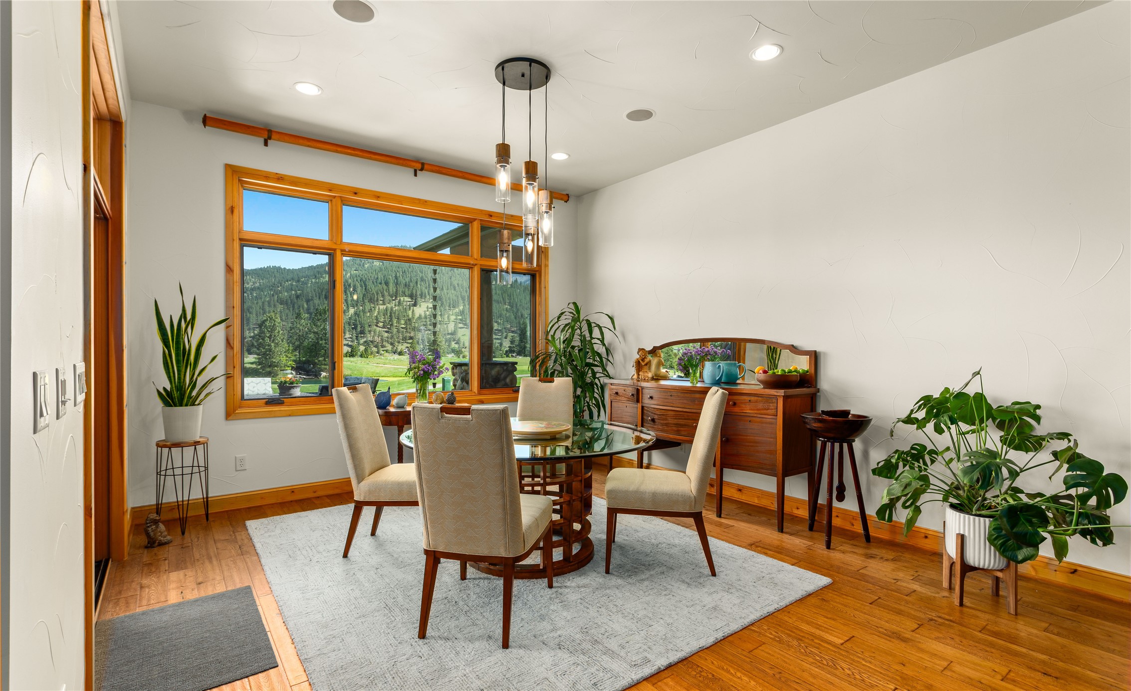 Missoula, Montana 59802, United States, 3 Bedrooms Bedrooms, ,2 BathroomsBathrooms,Residential,Pending,142599