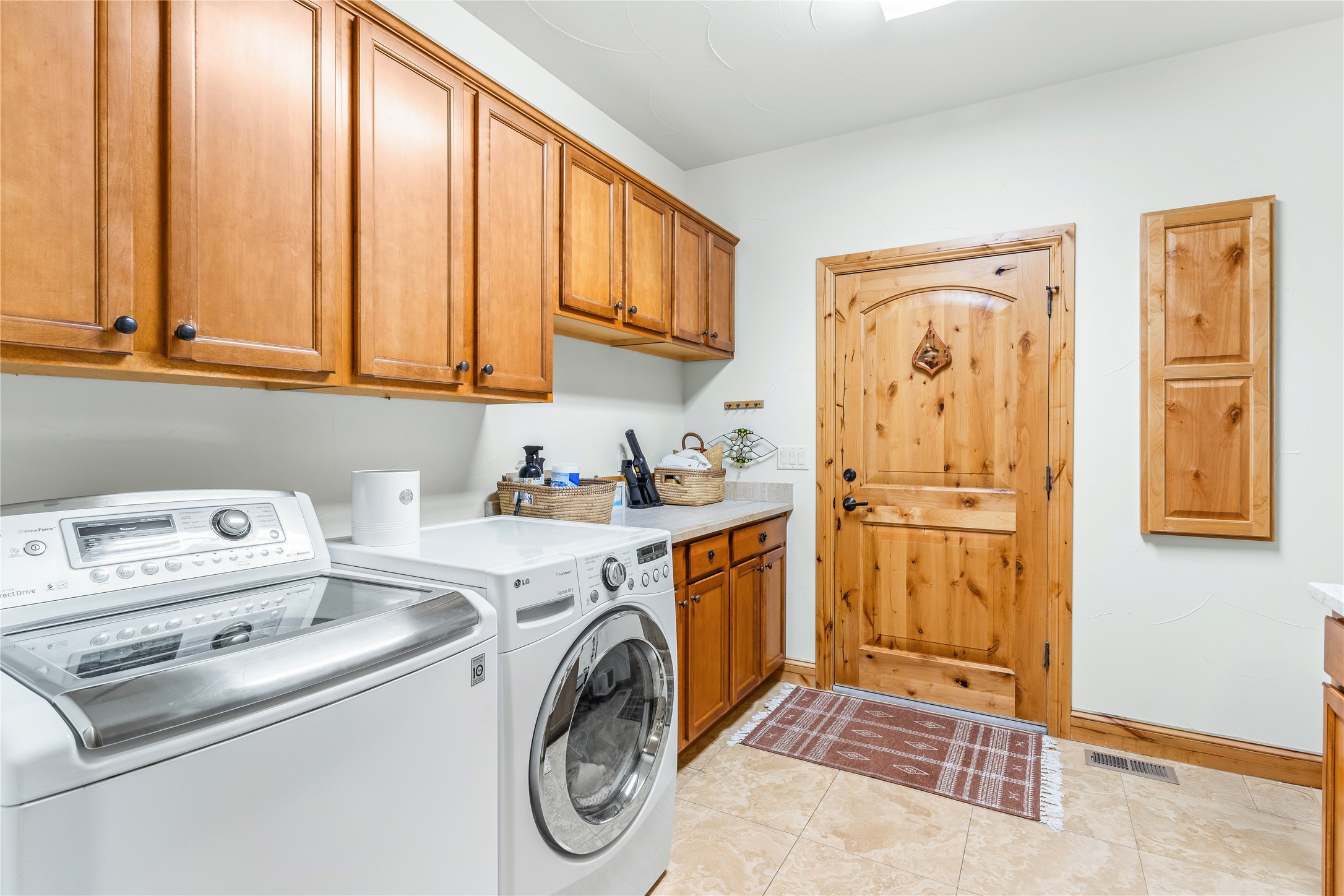 Missoula, Montana 59802, United States, 3 Bedrooms Bedrooms, ,2 BathroomsBathrooms,Residential,Pending,142599